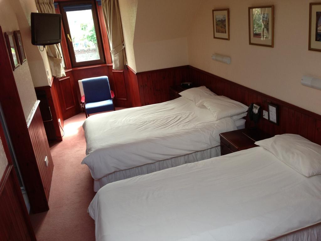 Beeches Aberdeen Room photo